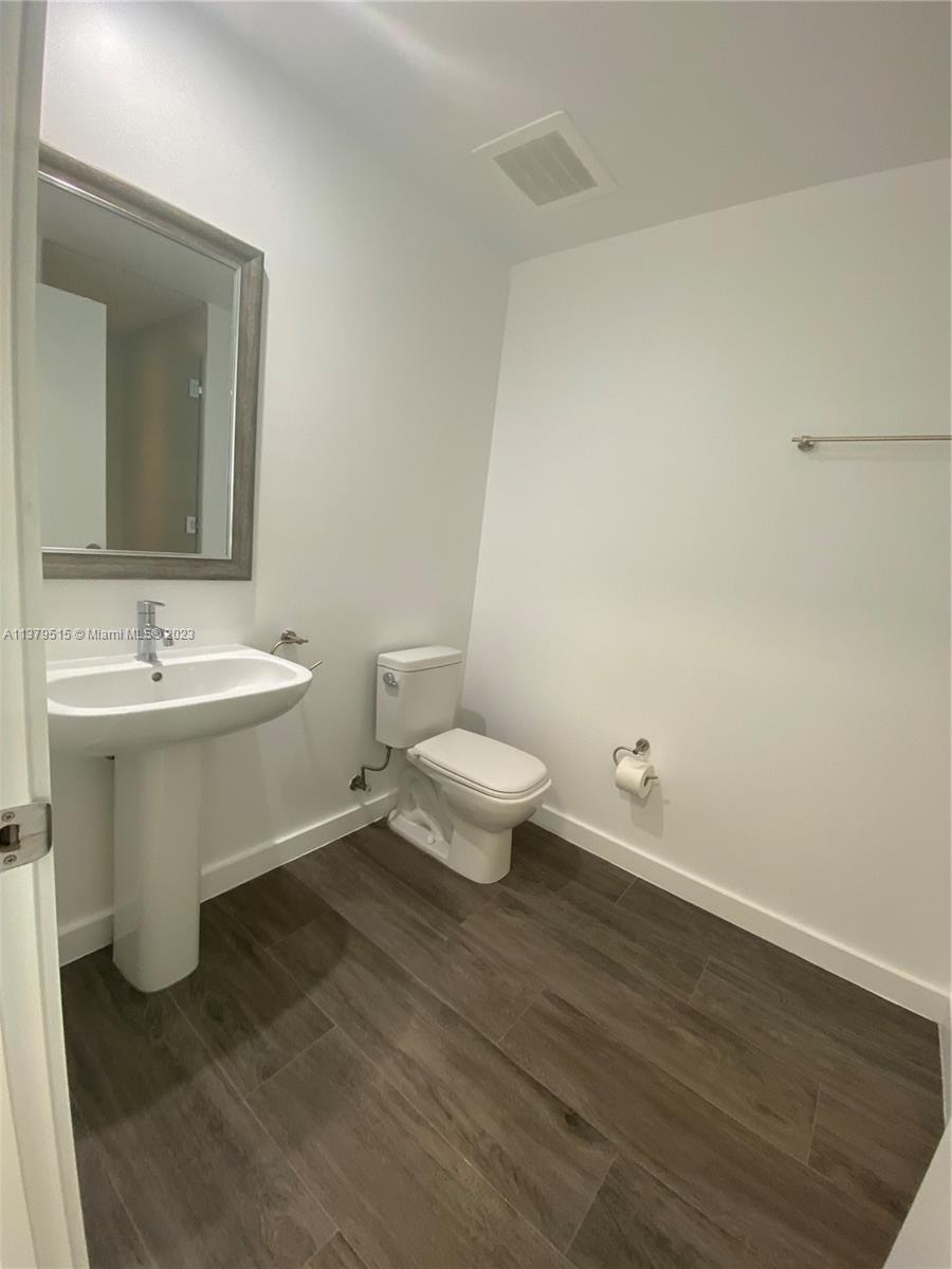 2900 NE 7th Ave # 2905