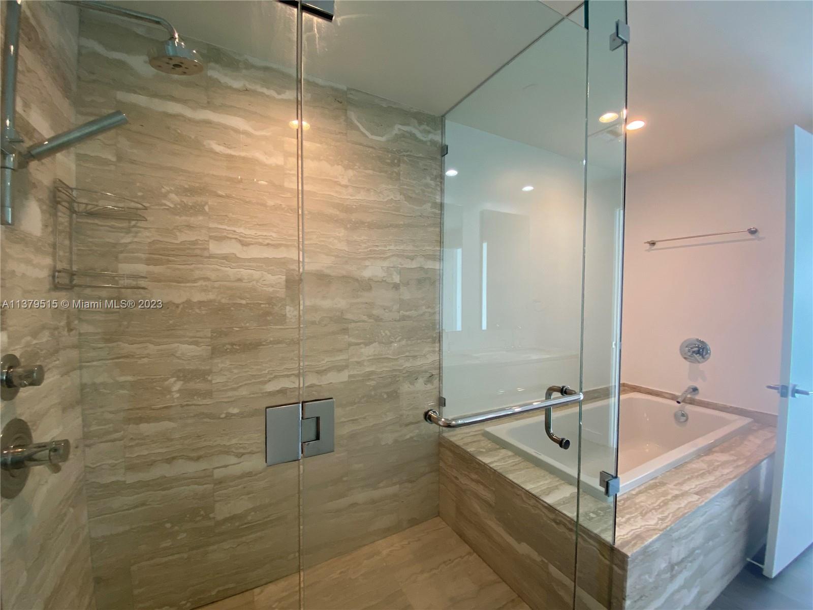 2900 NE 7th Ave # 2905