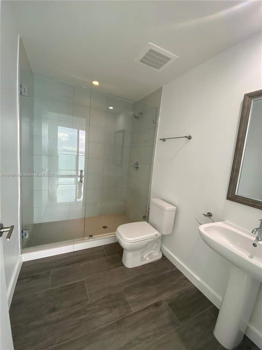 2900 NE 7th Ave # 2905