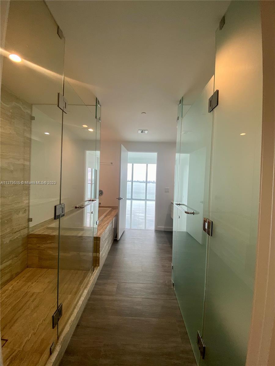 2900 NE 7th Ave # 2905