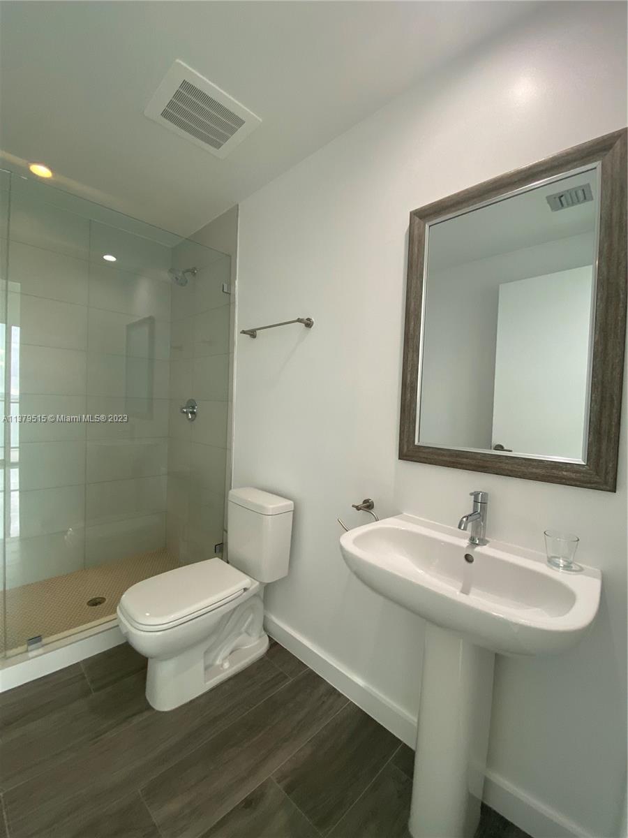 2900 NE 7th Ave # 2905