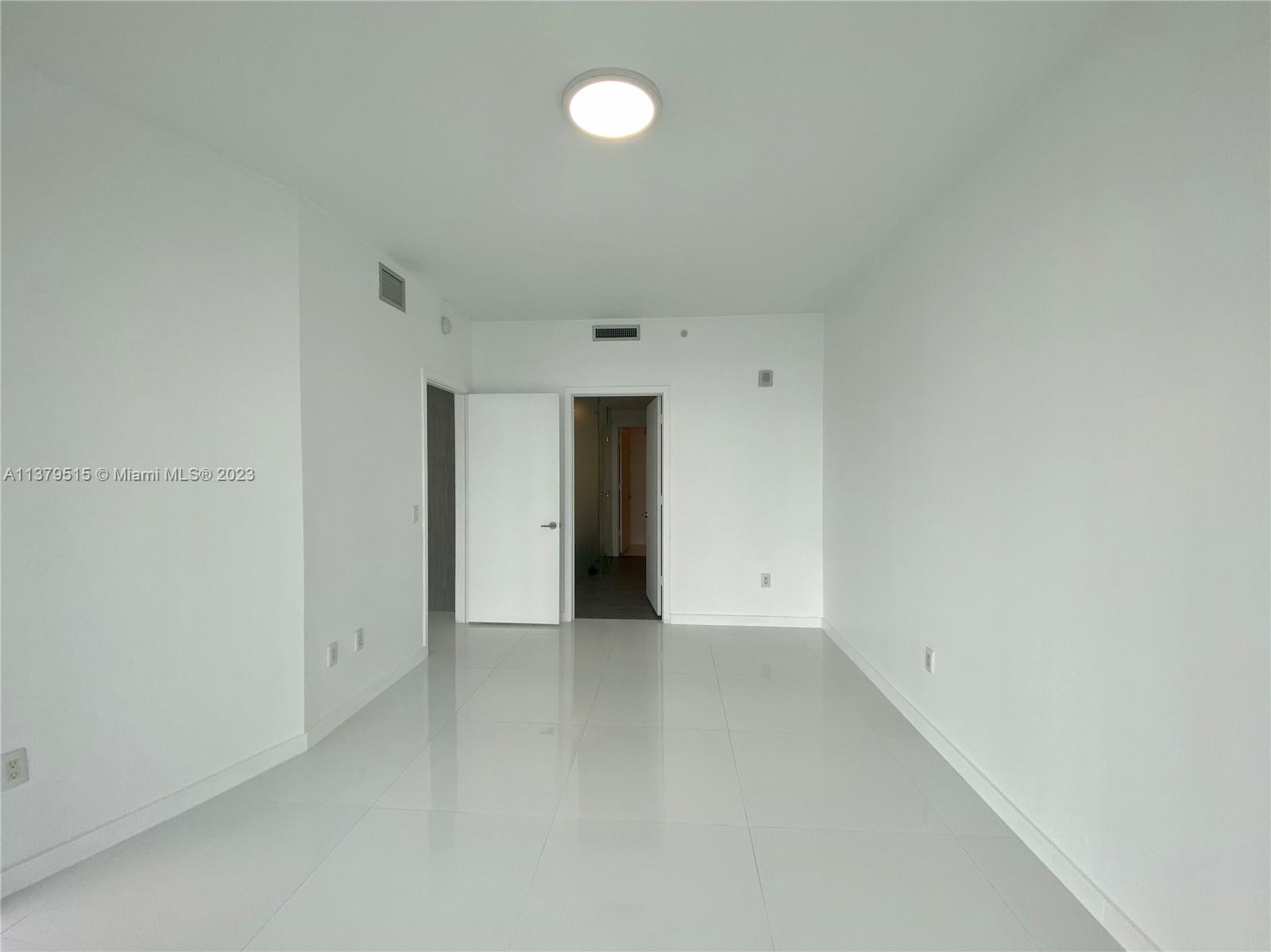 2900 NE 7th Ave # 2905