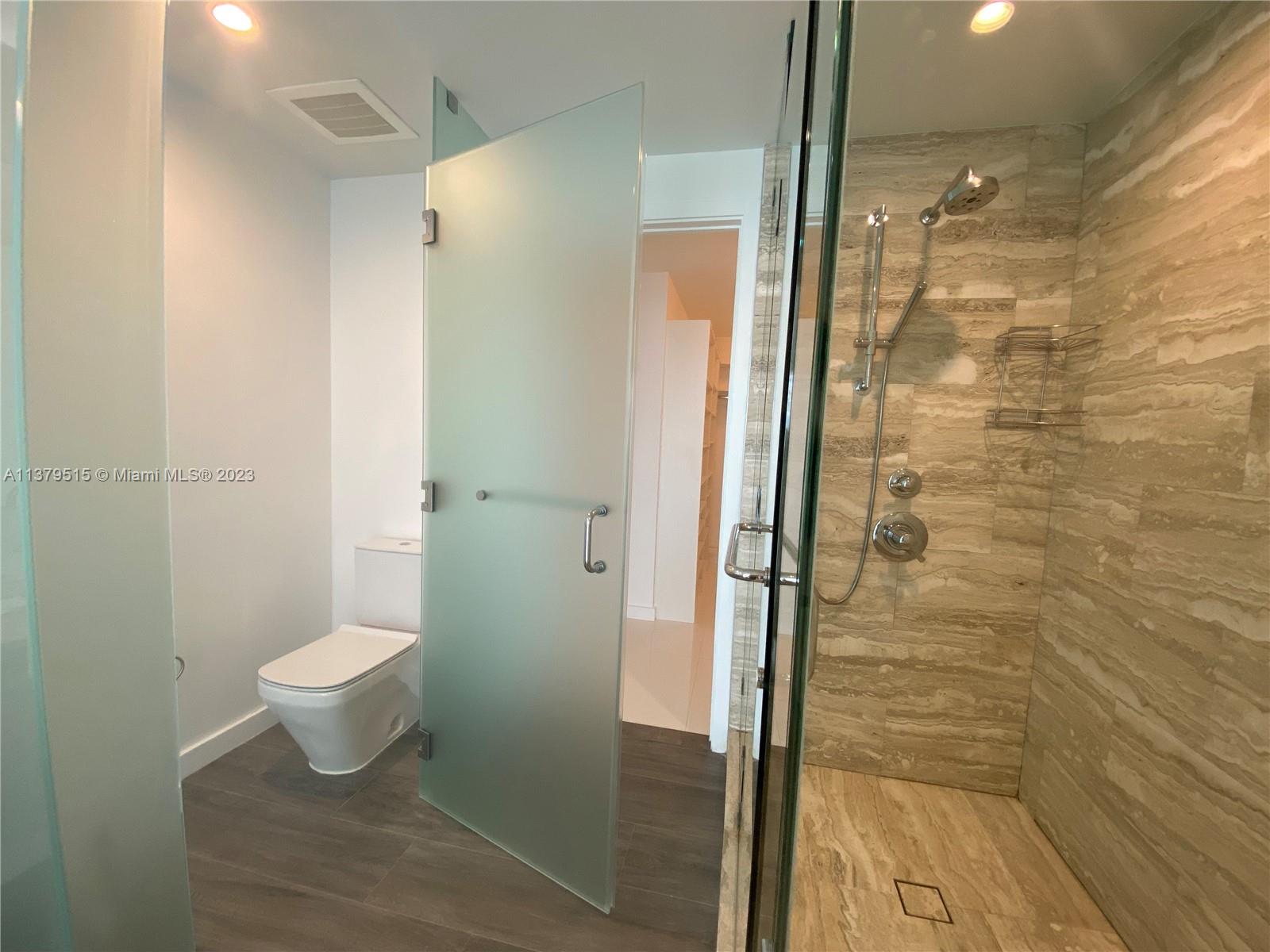 2900 NE 7th Ave # 2905