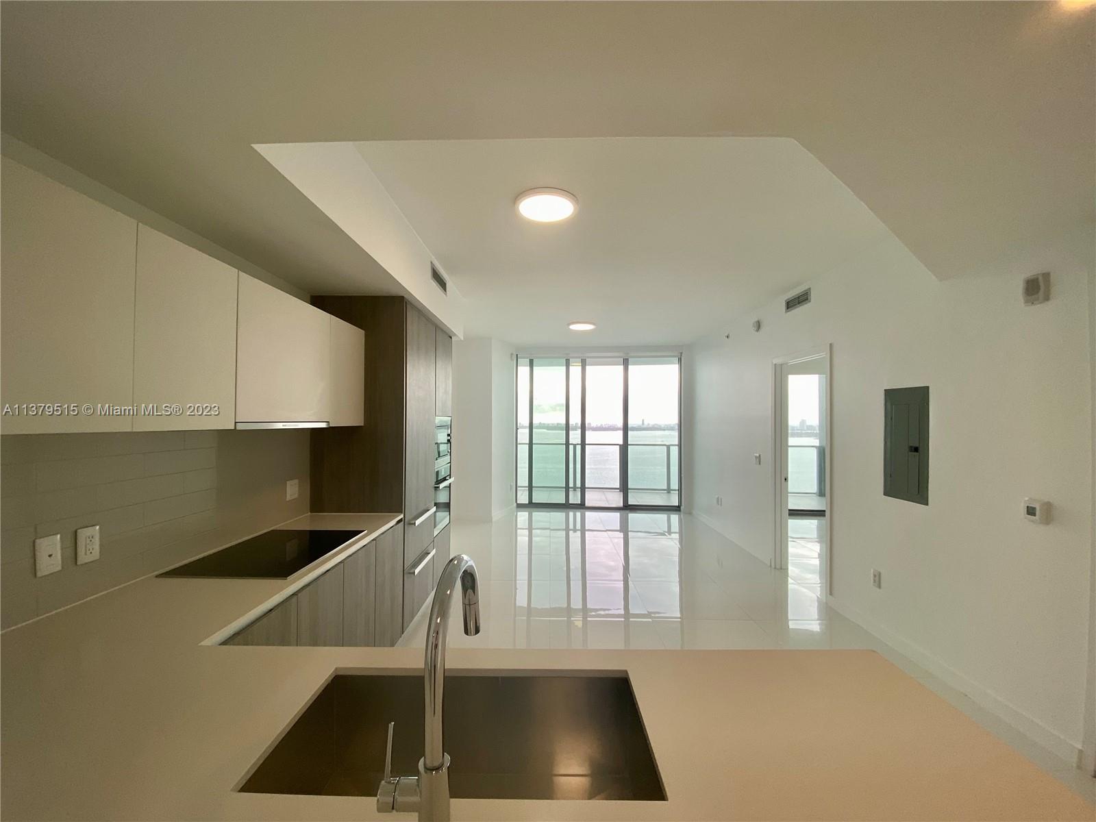 2900 NE 7th Ave # 2905