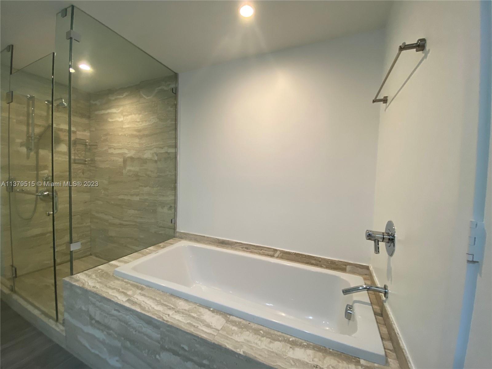 2900 NE 7th Ave # 2905