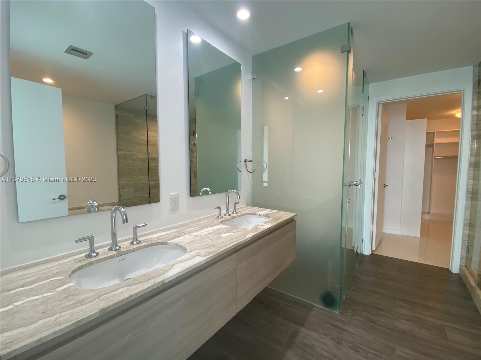 2900 NE 7th Ave # 2905