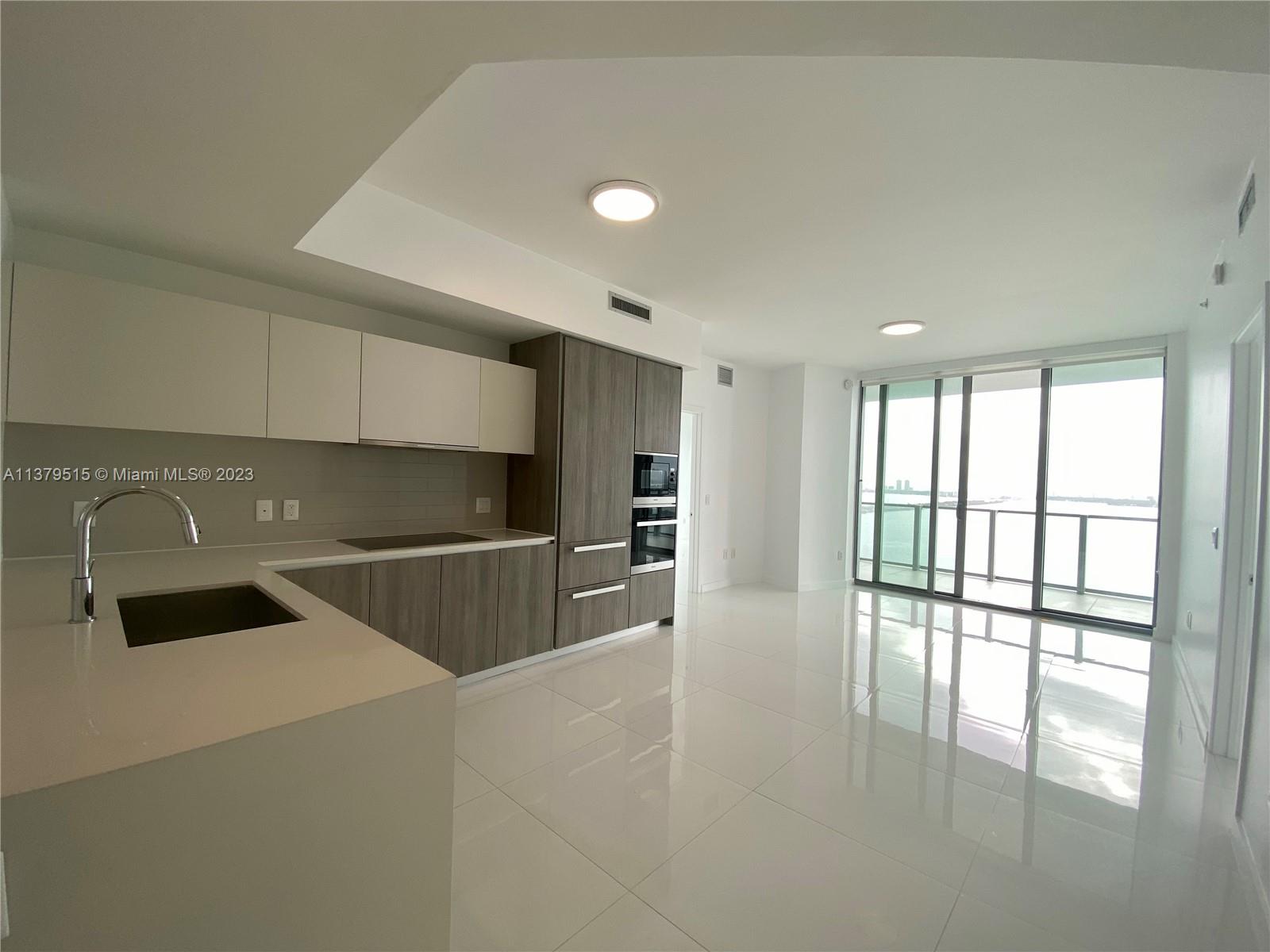 2900 NE 7th Ave # 2905