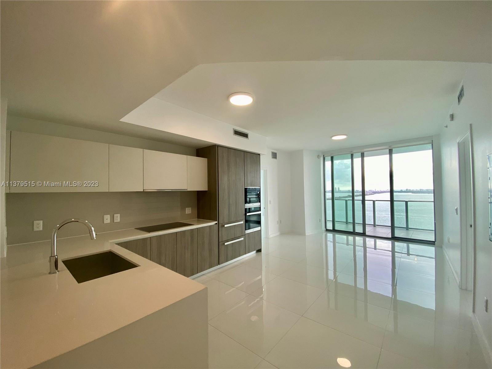 2900 NE 7th Ave # 2905