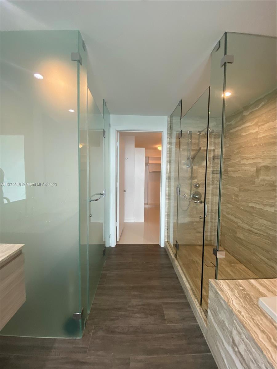2900 NE 7th Ave # 2905