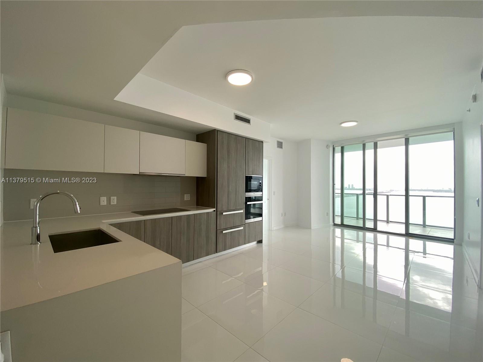 2900 NE 7th Ave # 2905