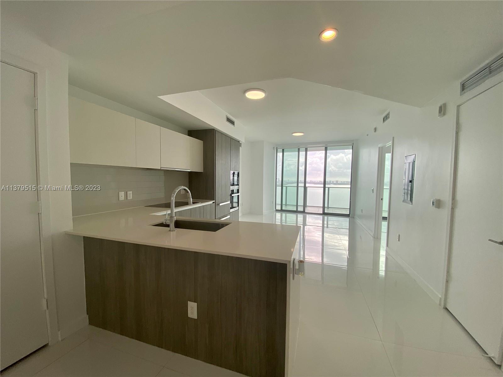2900 NE 7th Ave # 2905