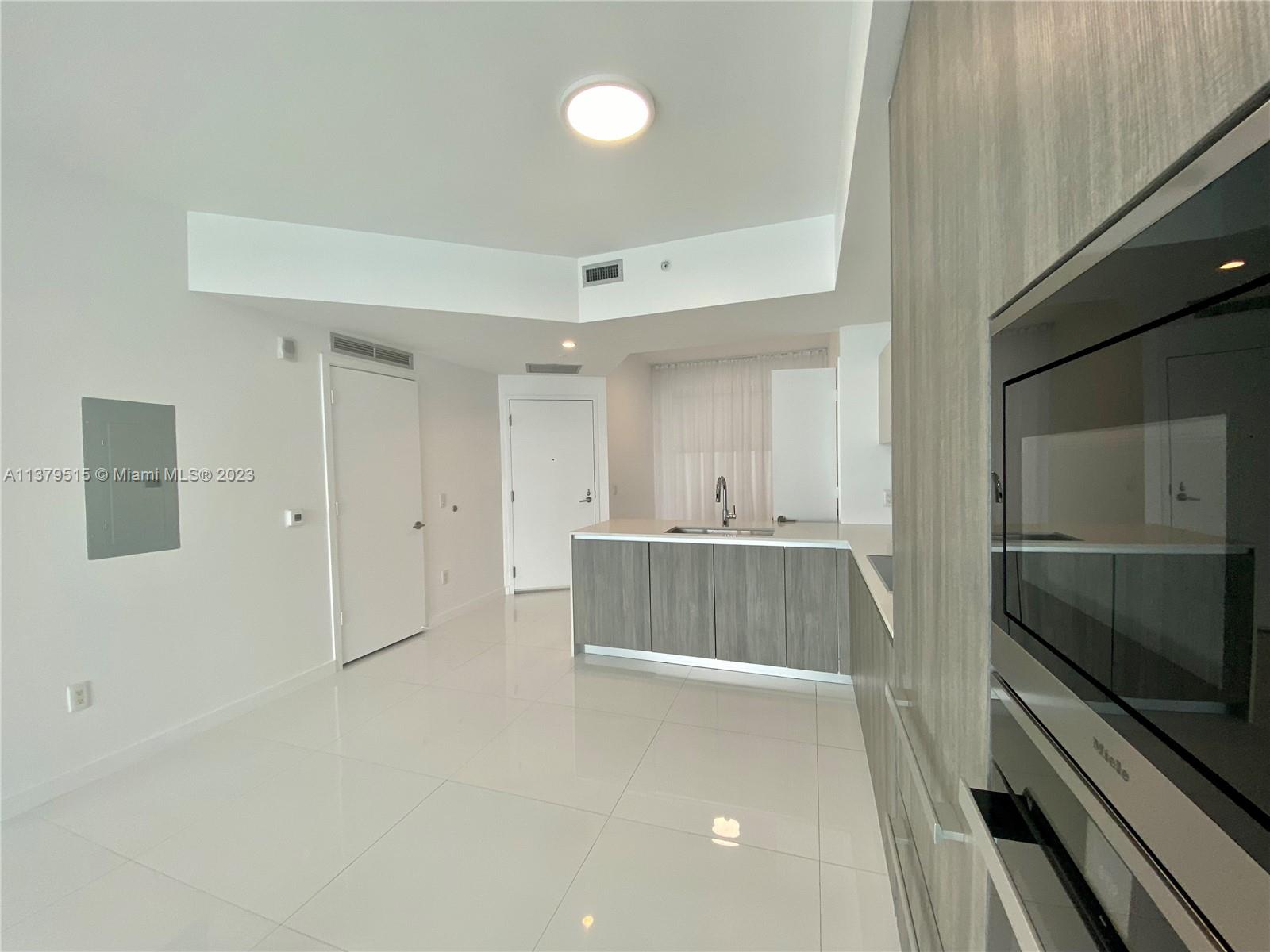 2900 NE 7th Ave # 2905