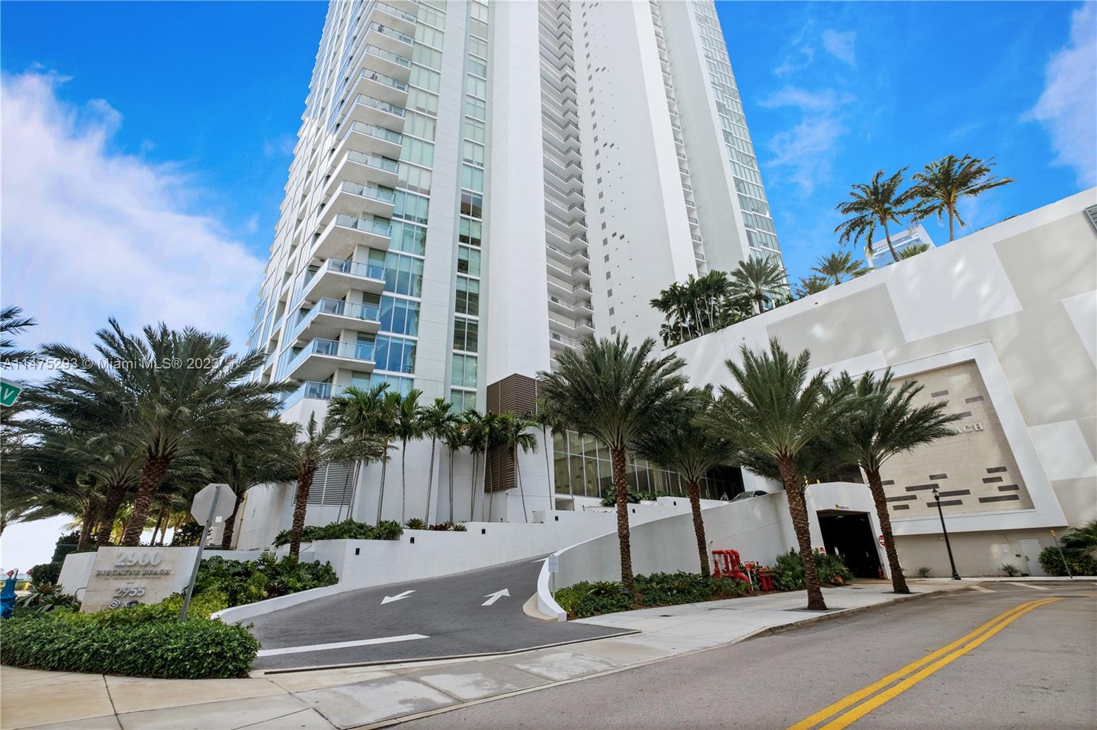 2900 NE 7th Ave # 2807