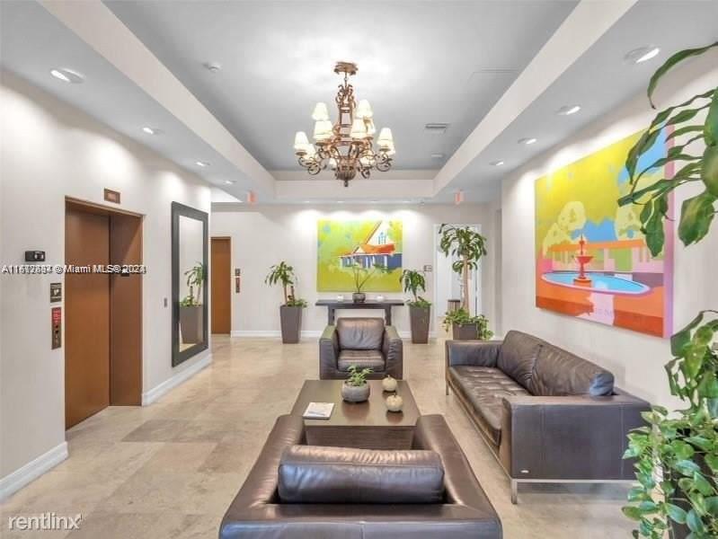 1607 Ponce De Leon Blvd # 8D