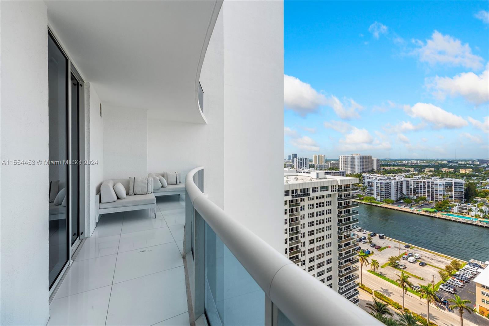 2711 S Ocean Dr # 2004
