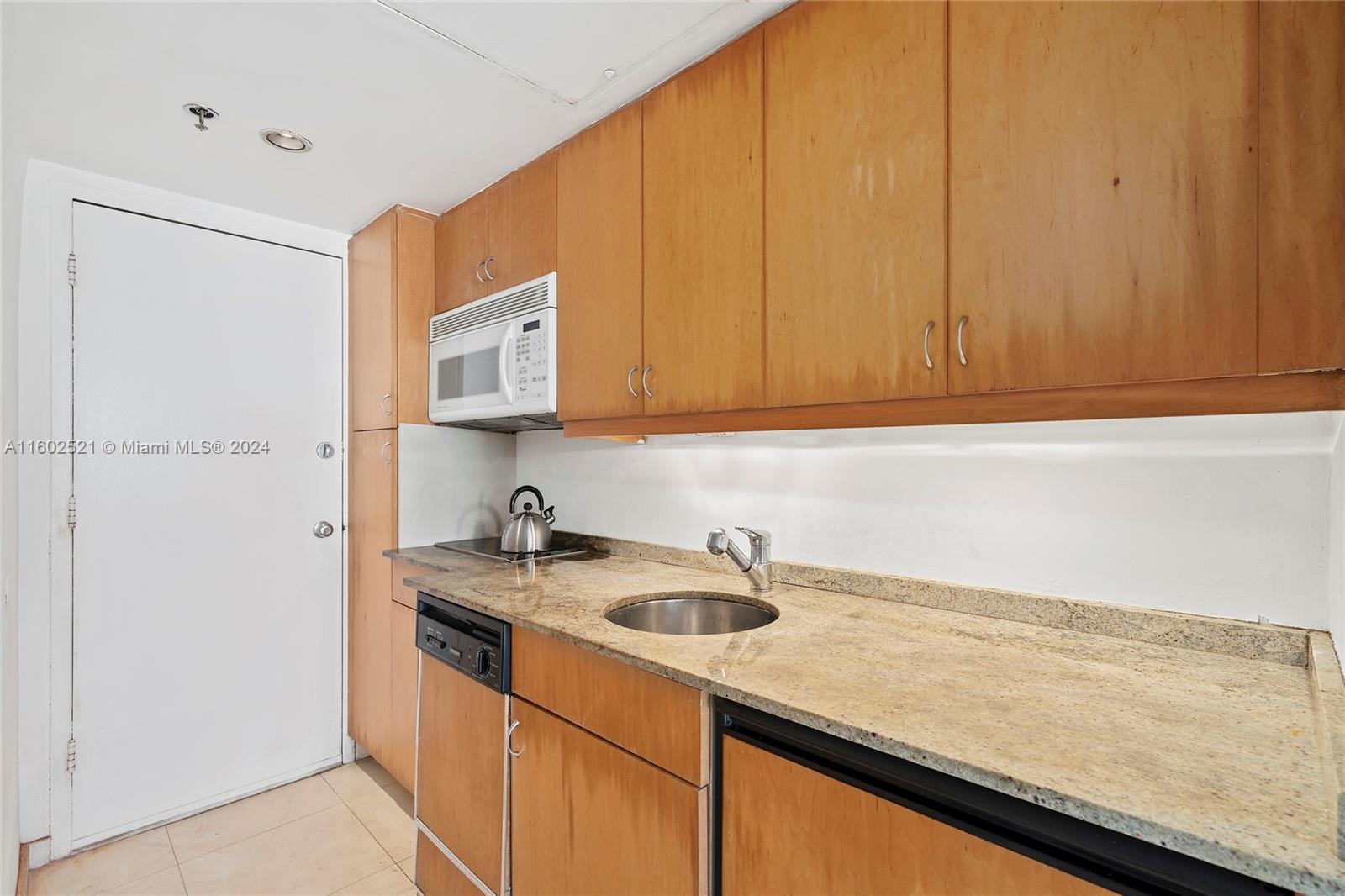 100 Lincoln Rd # 1147A