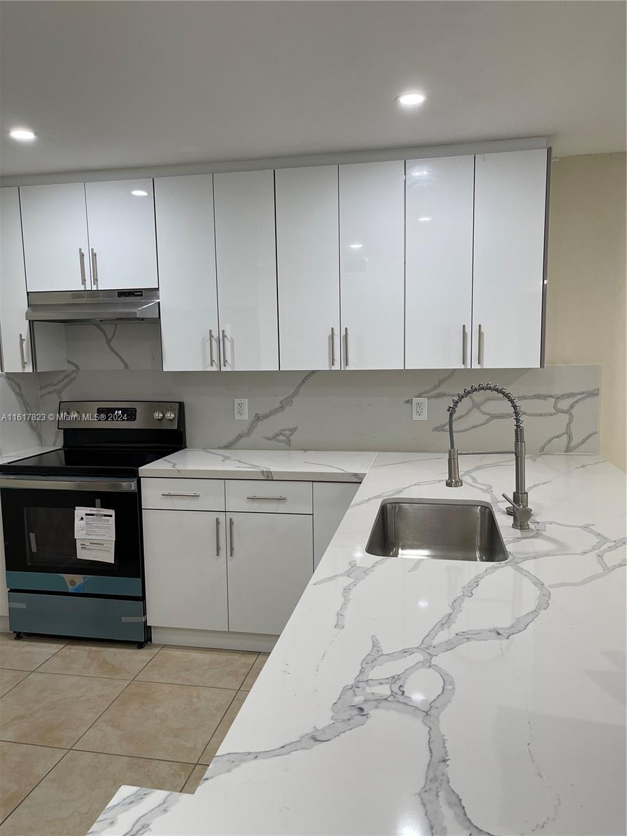 7705 Camino Real # B204