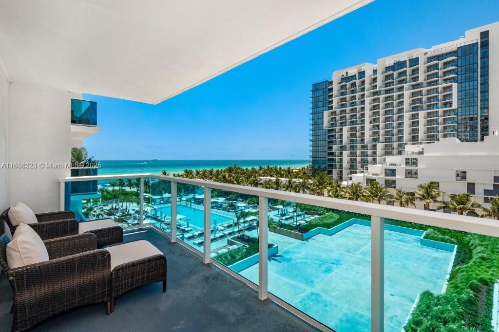 2301 Collins Ave # 604