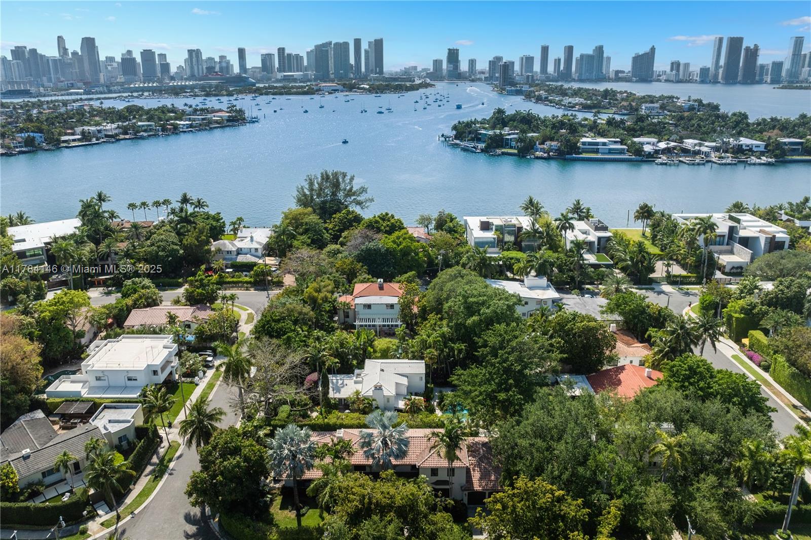 100 E Dilido Dr