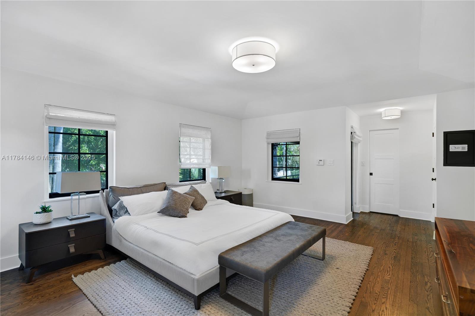 100 E Dilido Dr