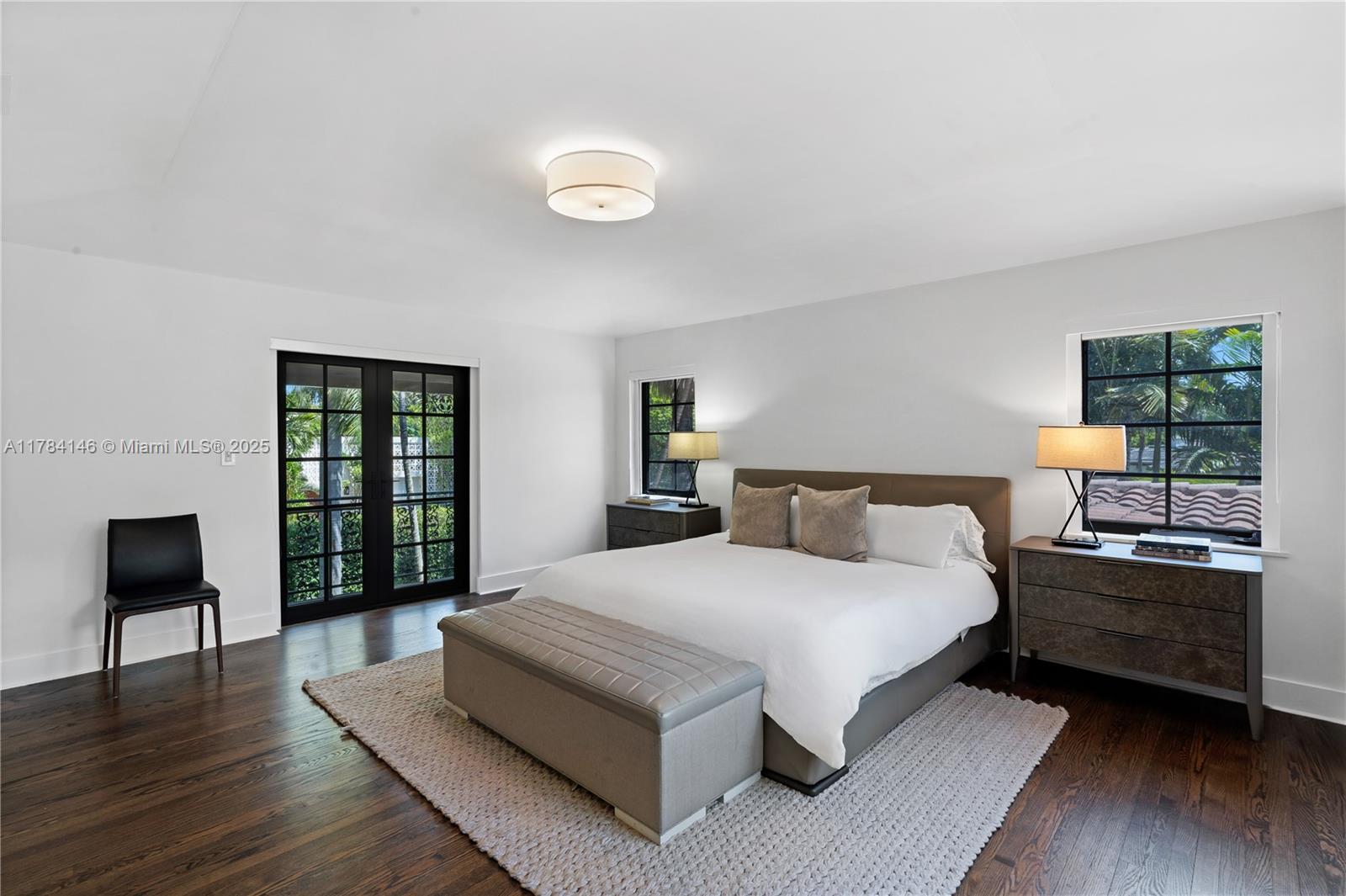 100 E Dilido Dr