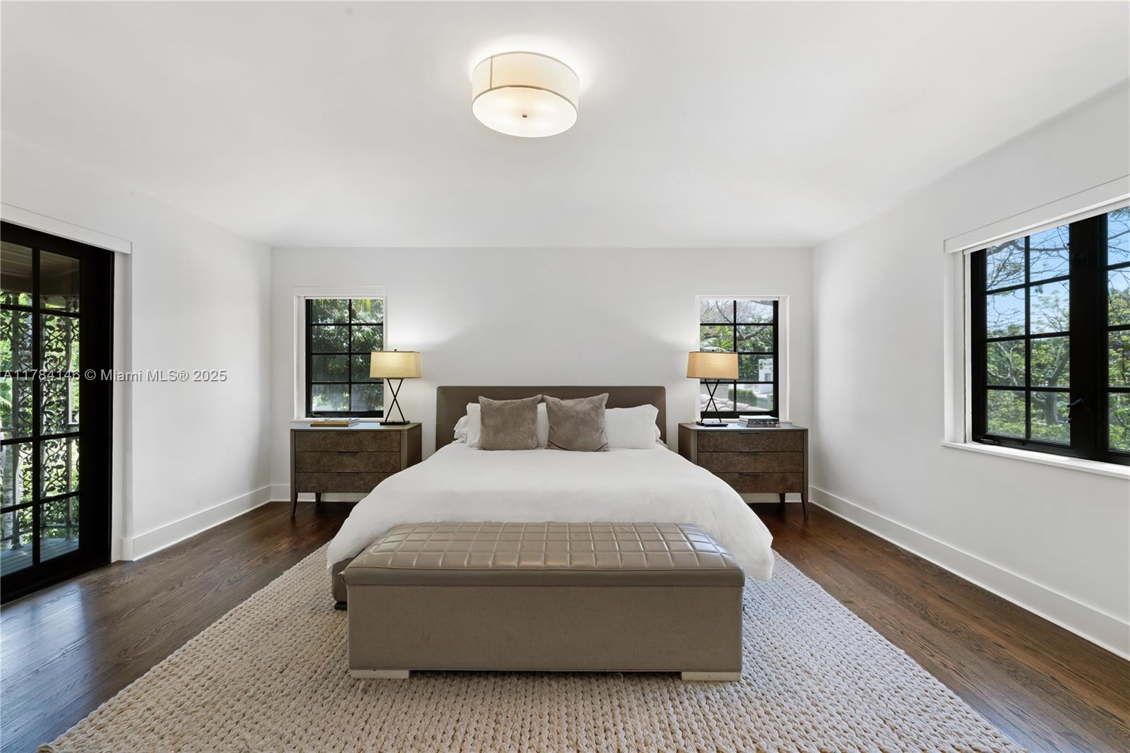 100 E Dilido Dr