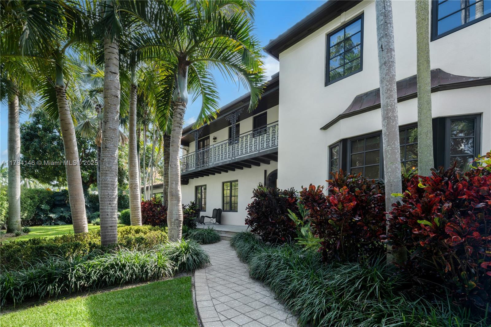 100 E Dilido Dr