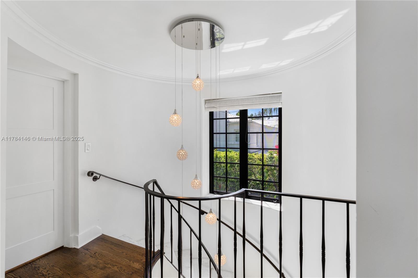 100 E Dilido Dr