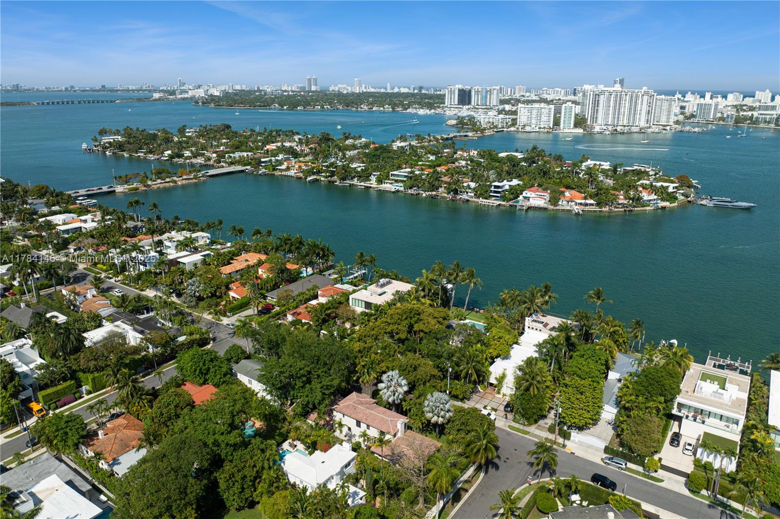100 E Dilido Dr