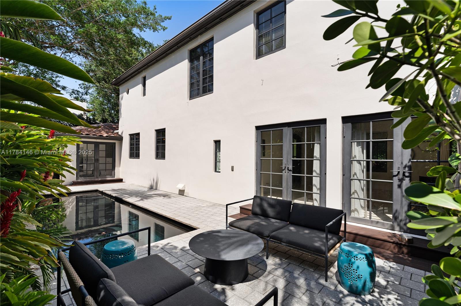 100 E Dilido Dr
