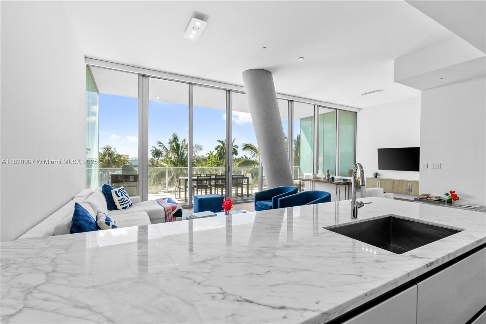 2675 S Bayshore Dr # 403S