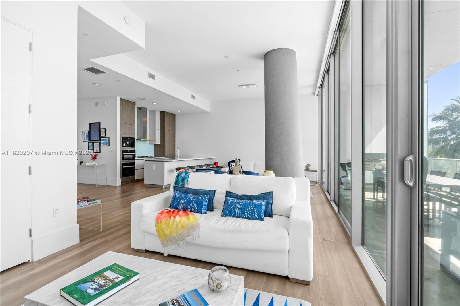 2675 S Bayshore Dr # 403S