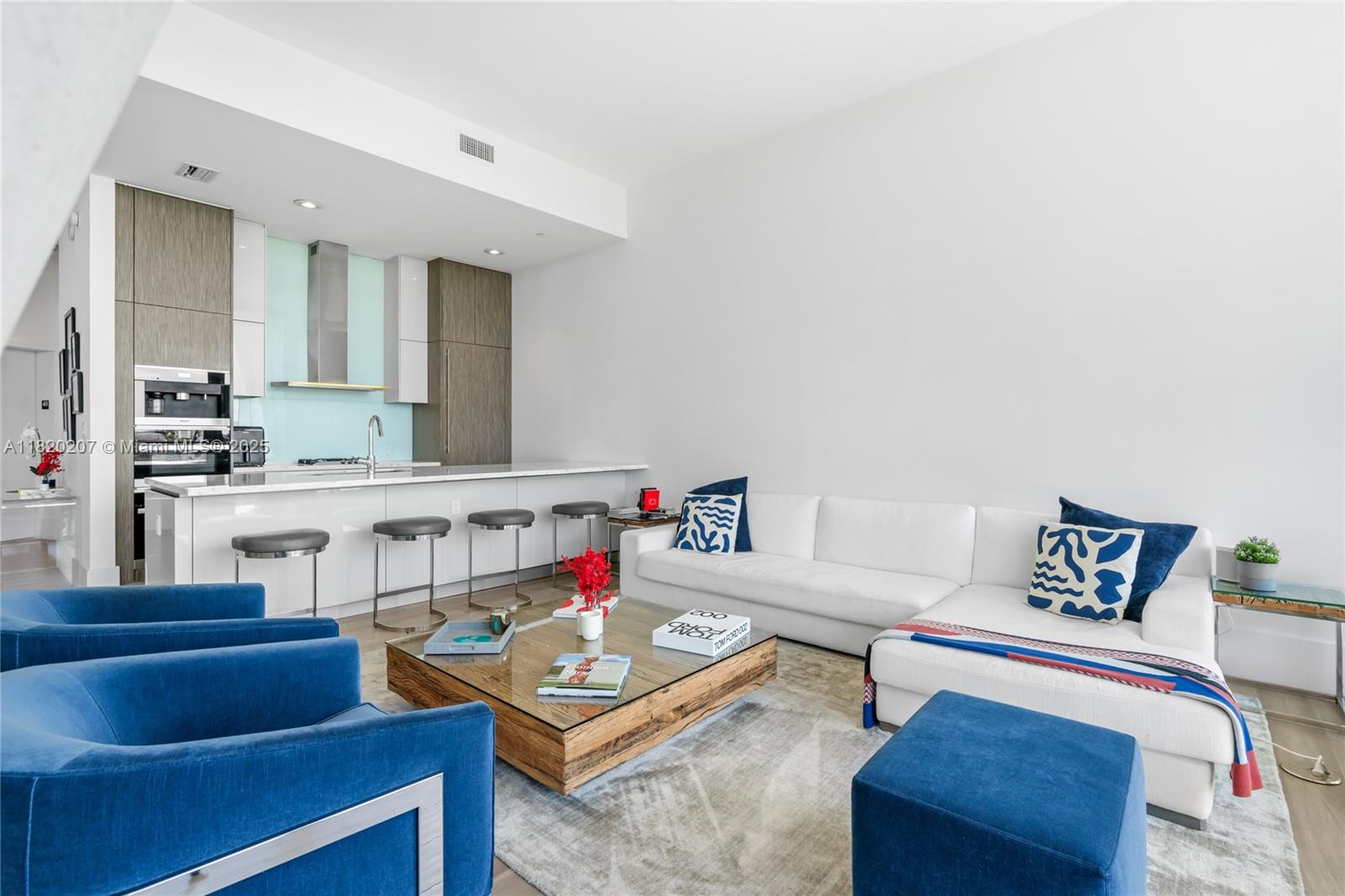 2675 S Bayshore Dr # 403S