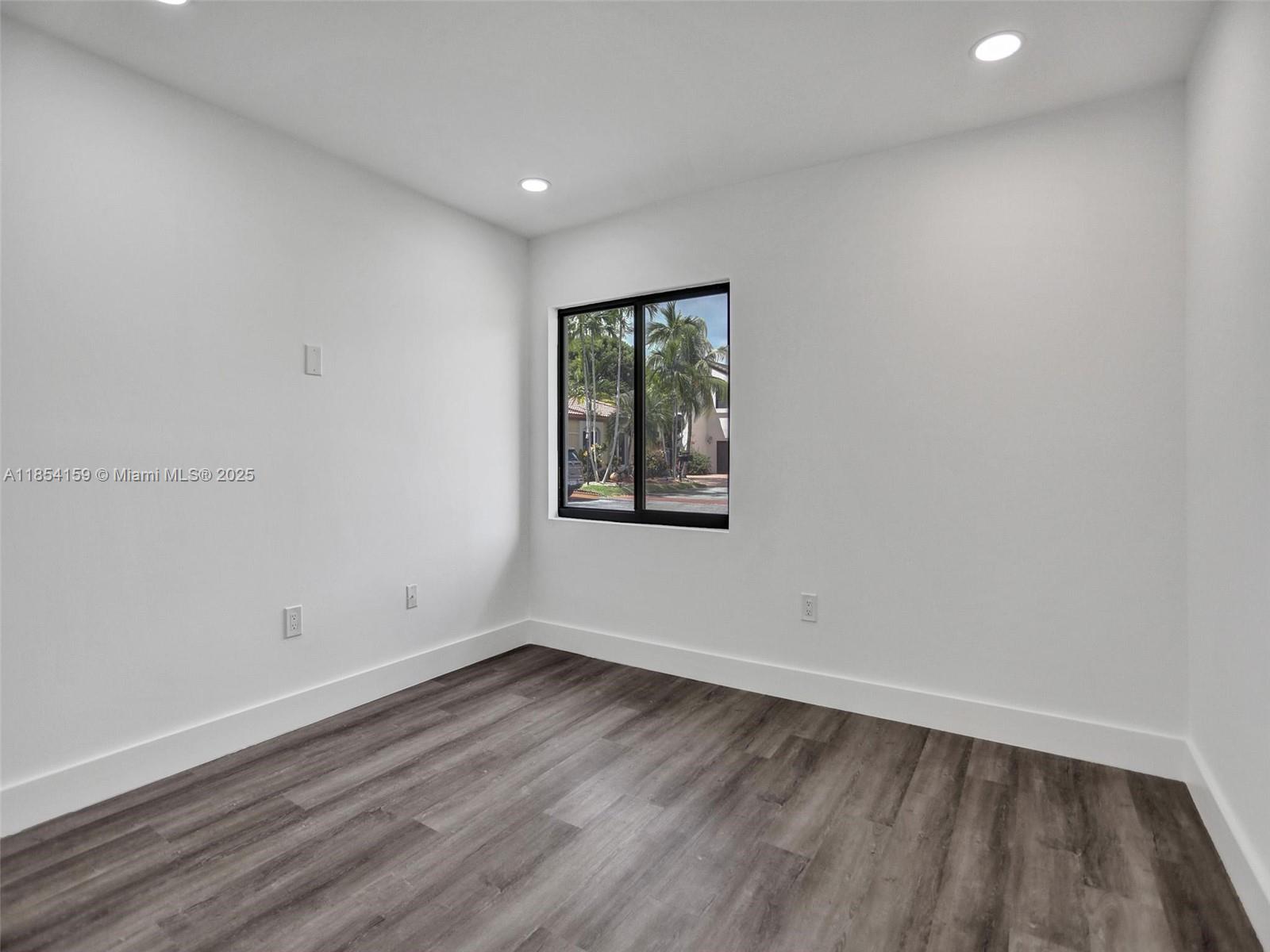 8906 SW 5th Lane
