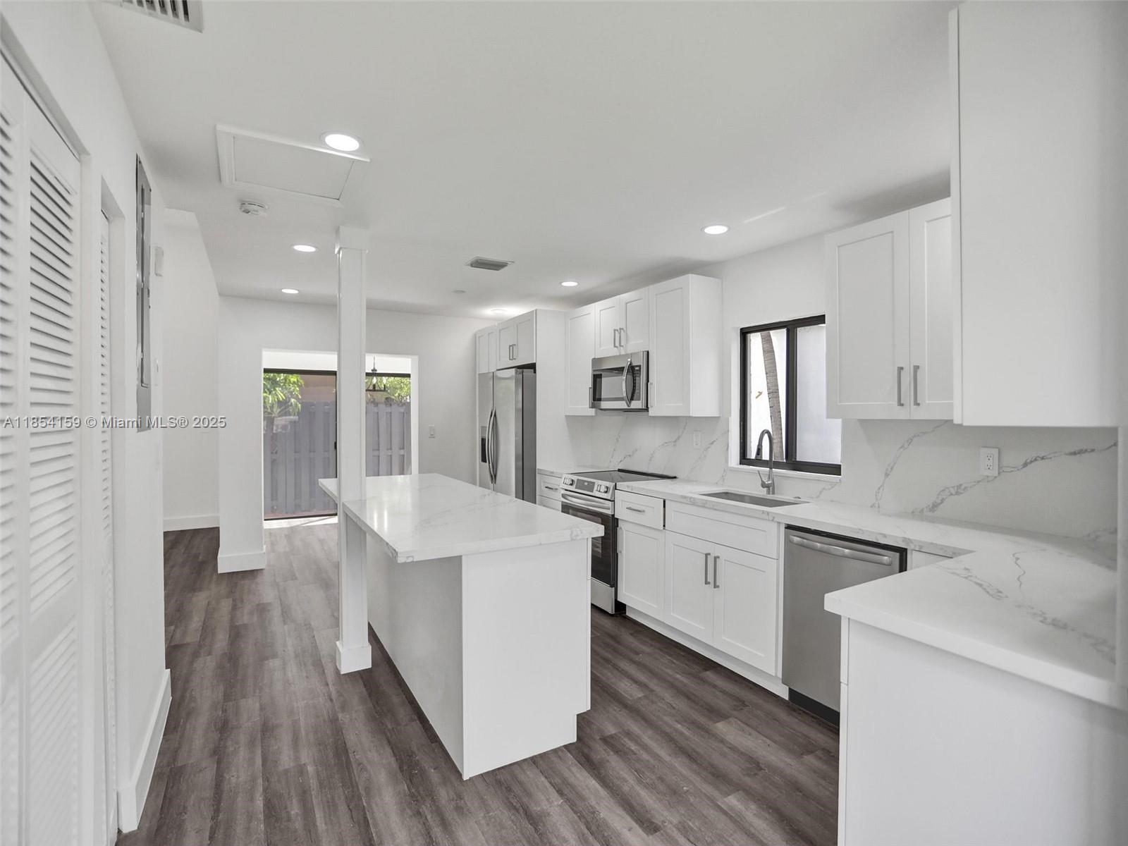 8906 SW 5th Lane