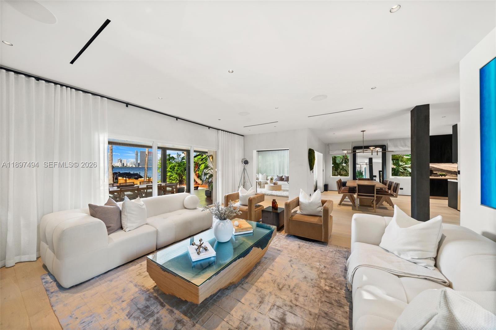 244 W San Marino Dr