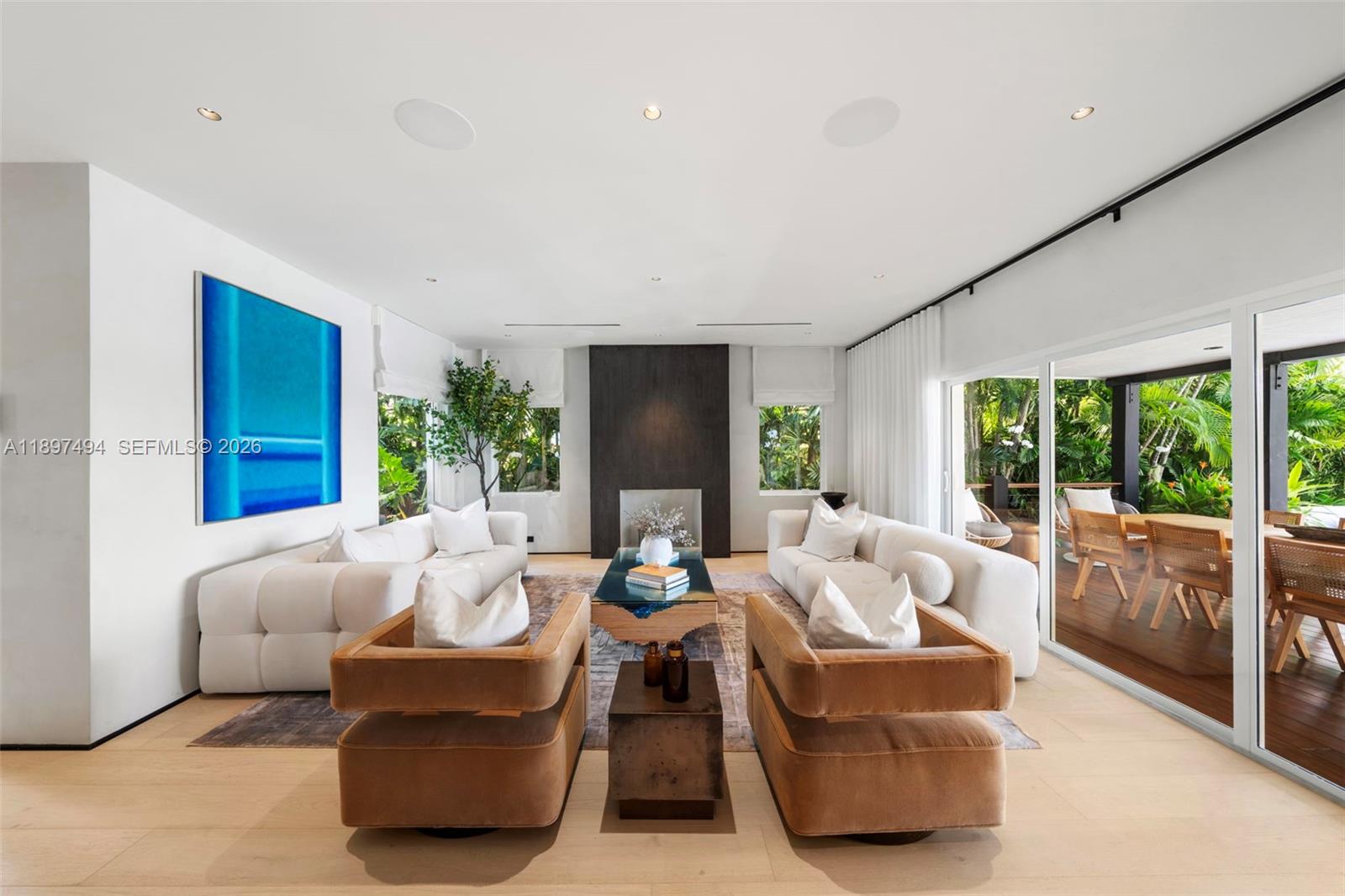 244 W San Marino Dr