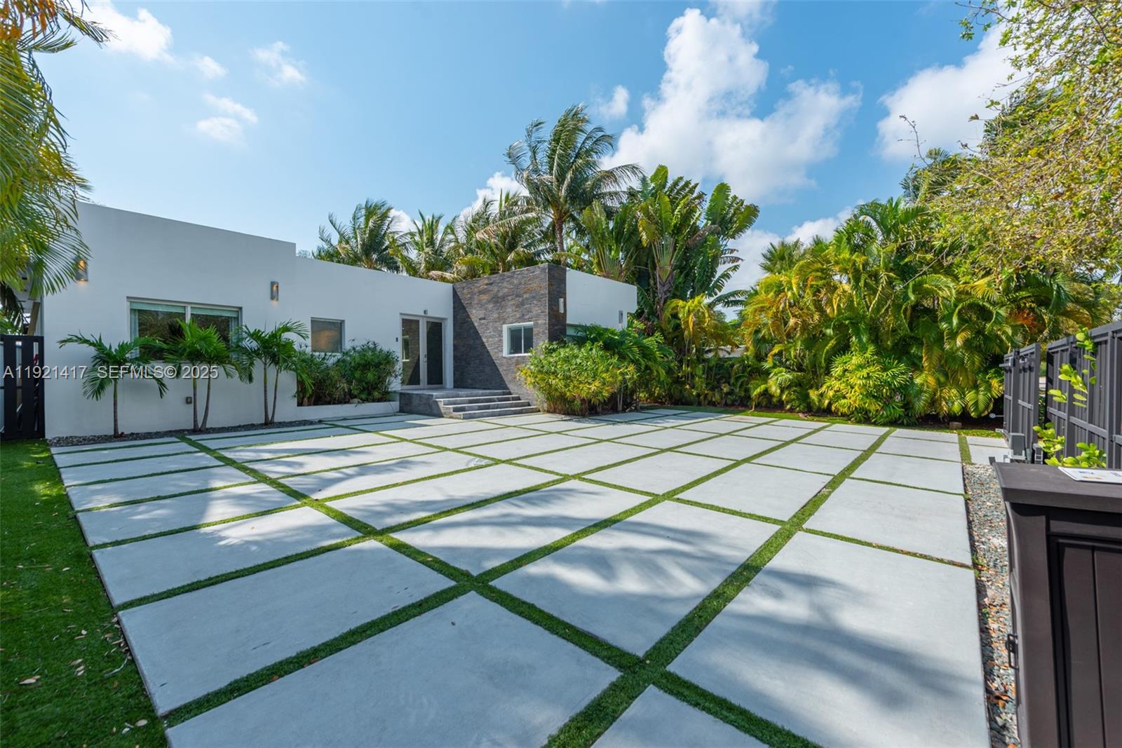 970 S Shore Dr