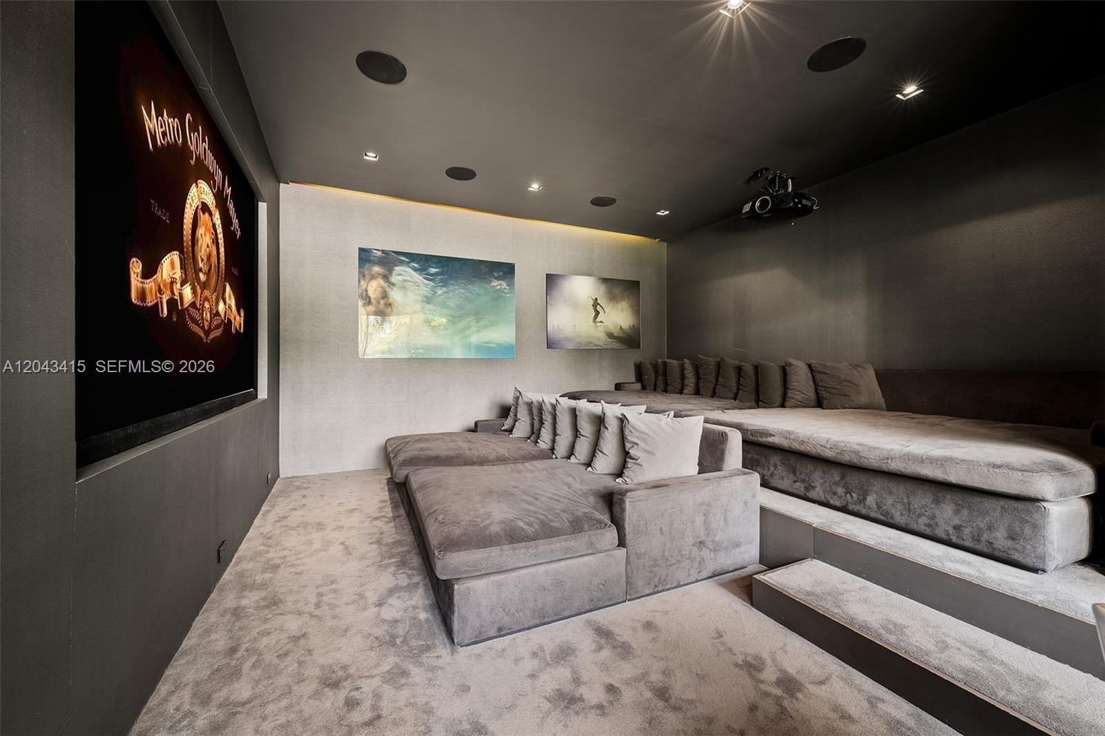 126 W San Marino Dr