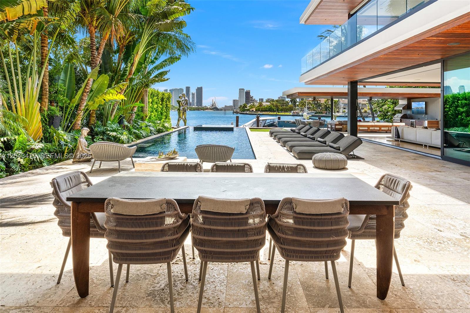 126 W San Marino Dr