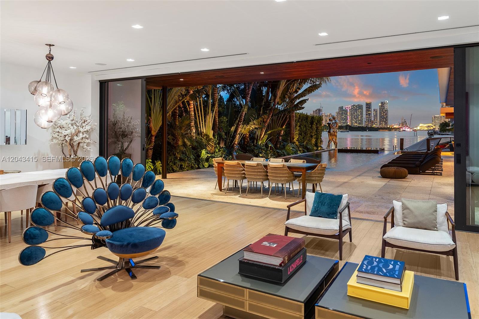 126 W San Marino Dr