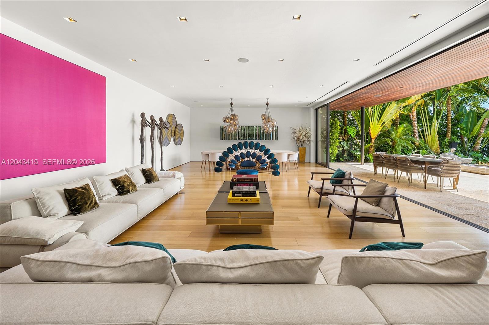 126 W San Marino Dr