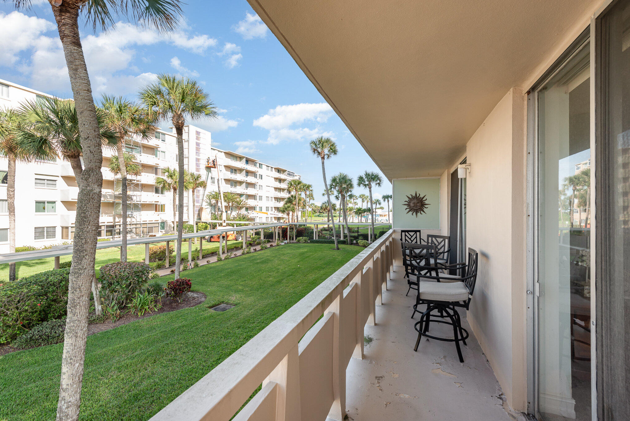 2020 N Atlantic Avenue, 202