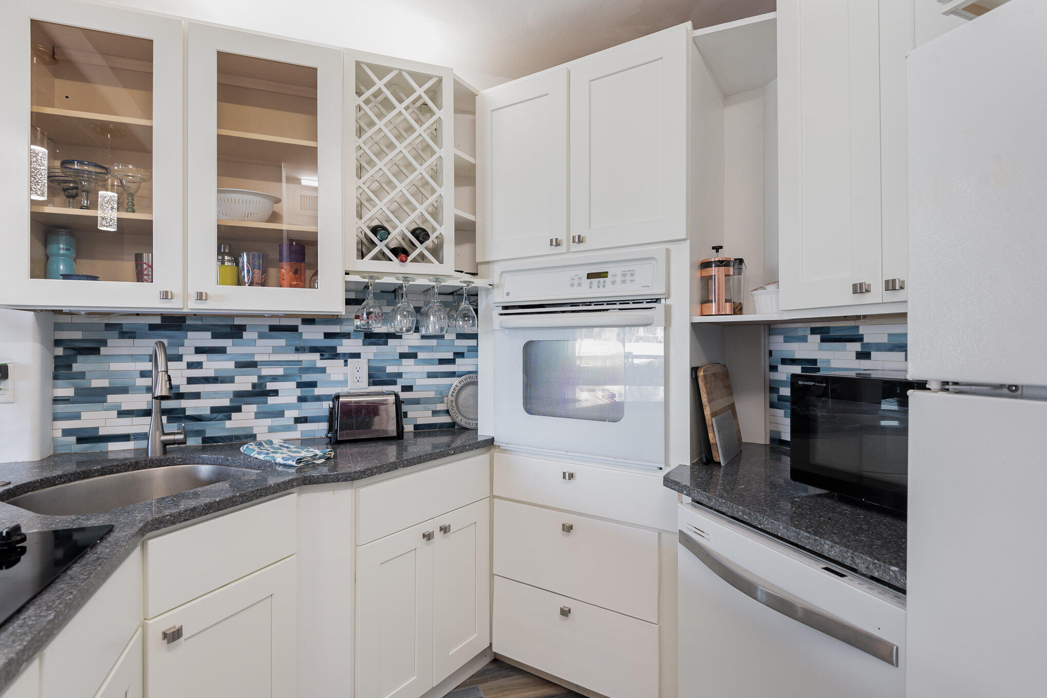 2020 N Atlantic Avenue, 202