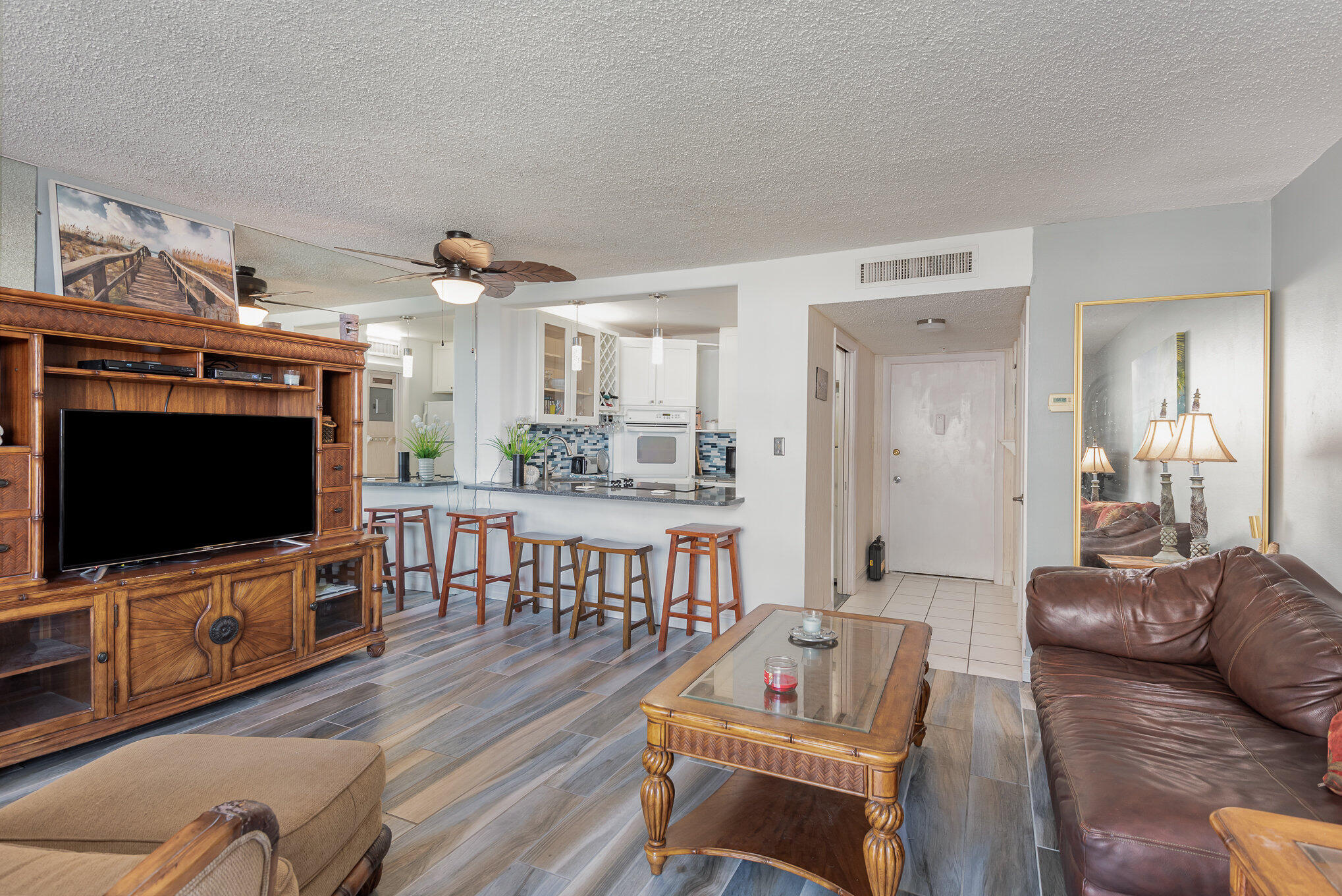 2020 N Atlantic Avenue, 202