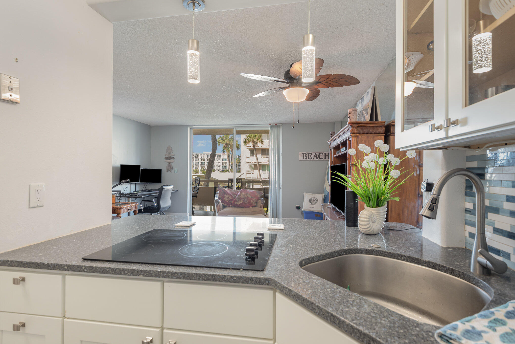 2020 N Atlantic Avenue, 202