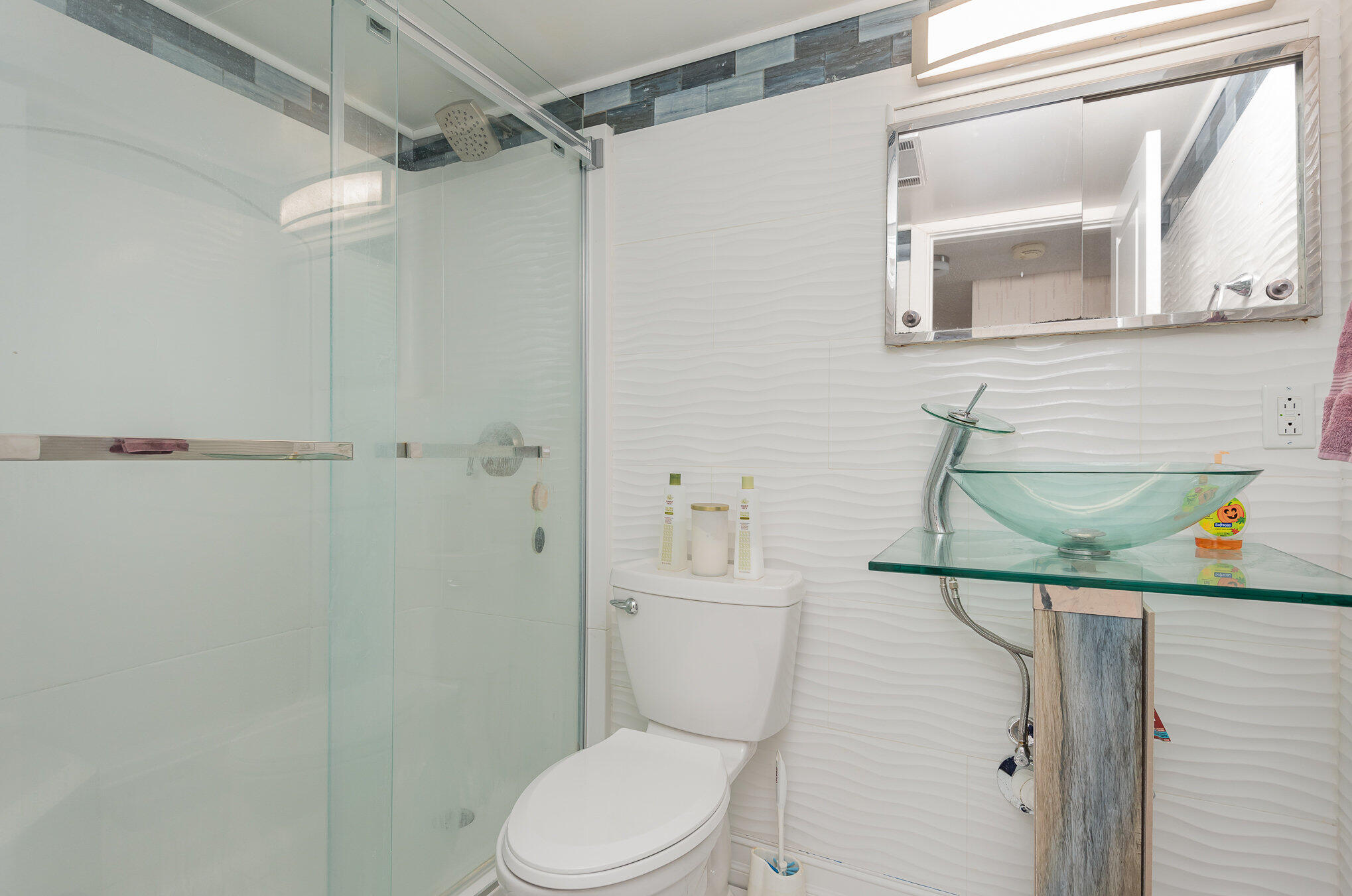 2020 N Atlantic Avenue, 202