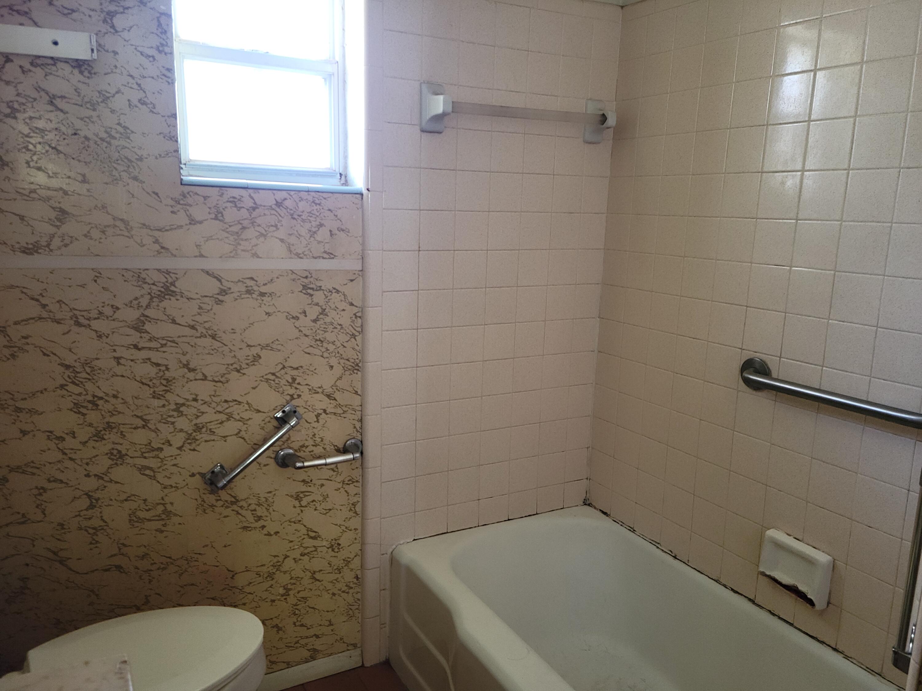 15 N Fiske Boulevard