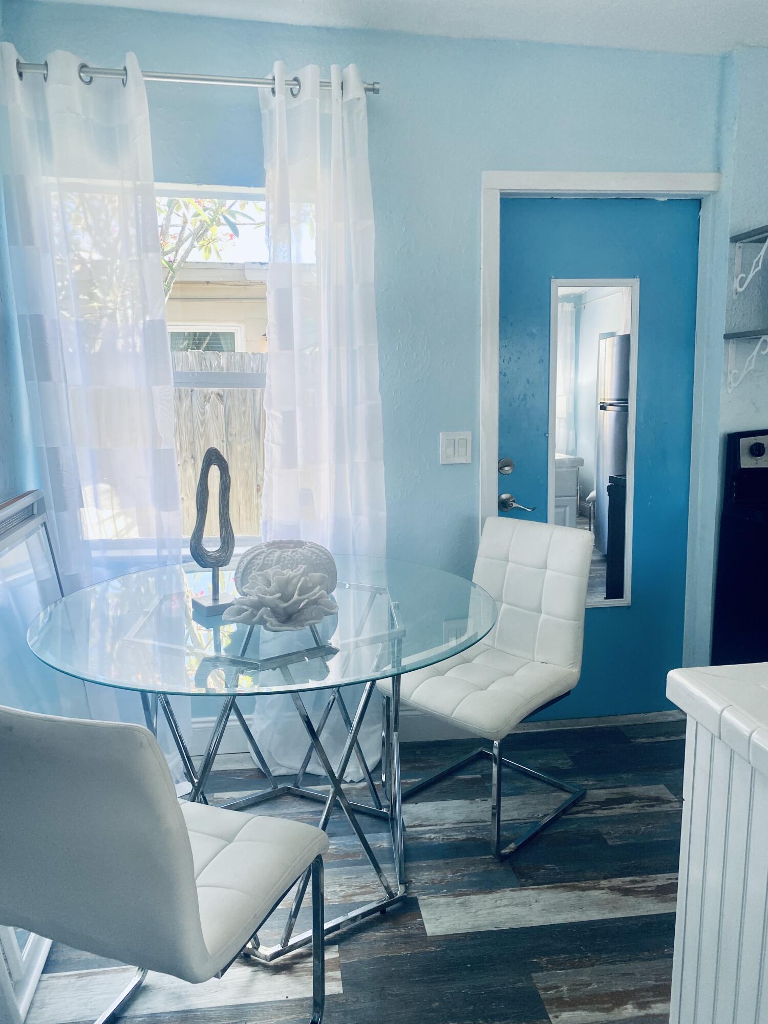 725 S Orlando Avenue, B