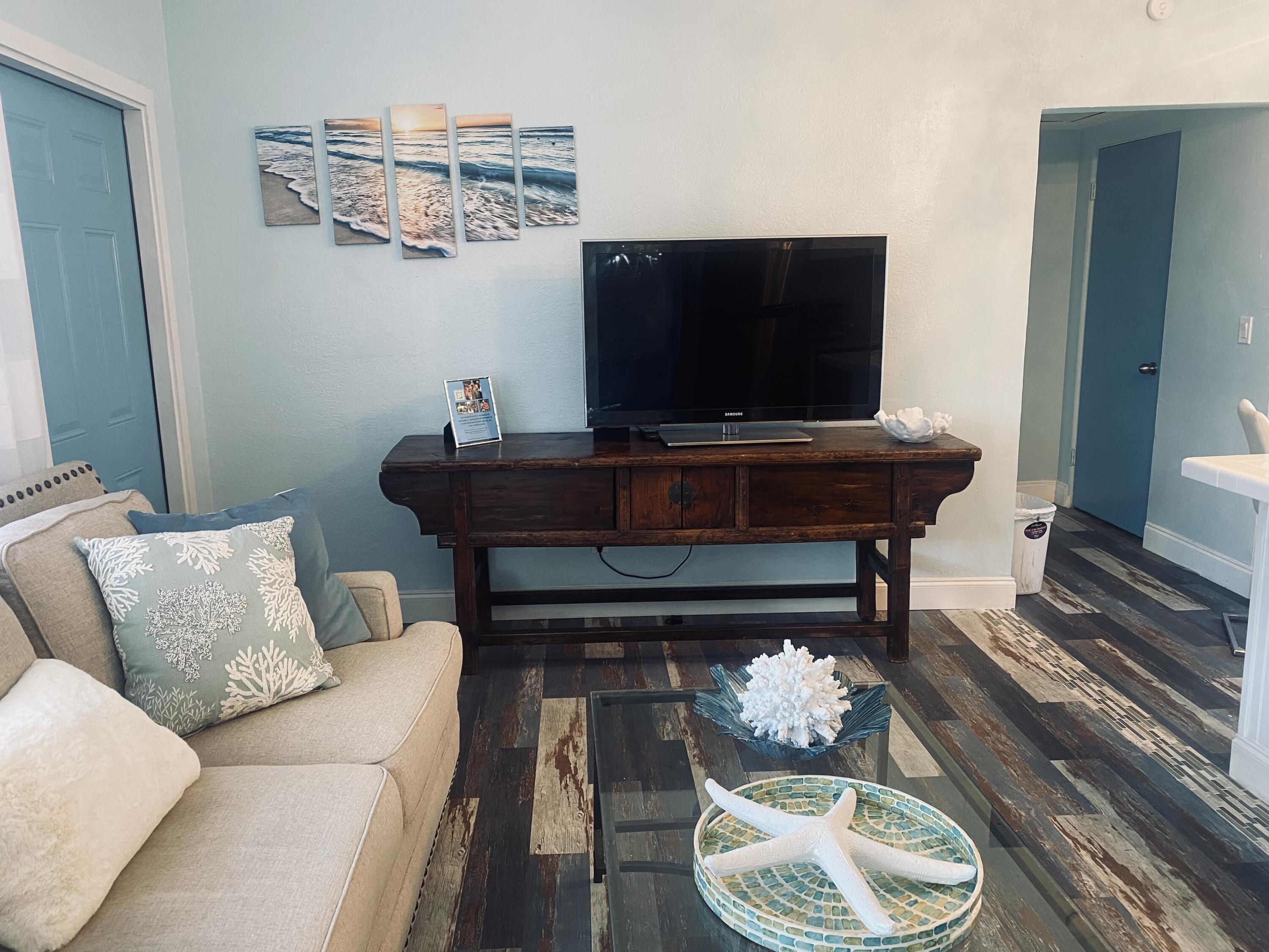 725 S Orlando Avenue, B